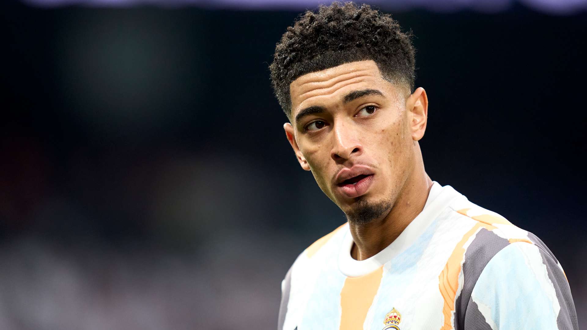 冲击冠军 上海足球俱乐部在中超联赛中的辉煌历程与挑战解析