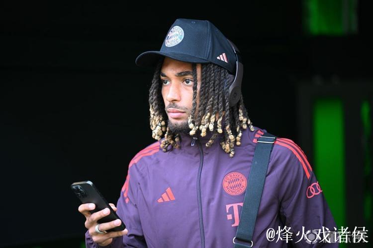 拜仁官方：后卫博埃因病缺席与斯图加特的比赛