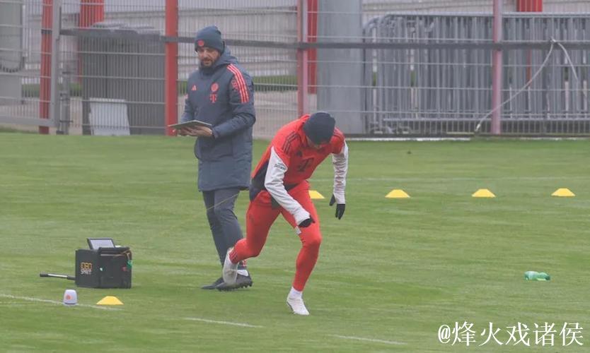 图片报：戴维斯即将复出，穆西亚拉预计明年初回